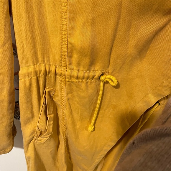 Trendy pull string jacket - Picture 2 of 5